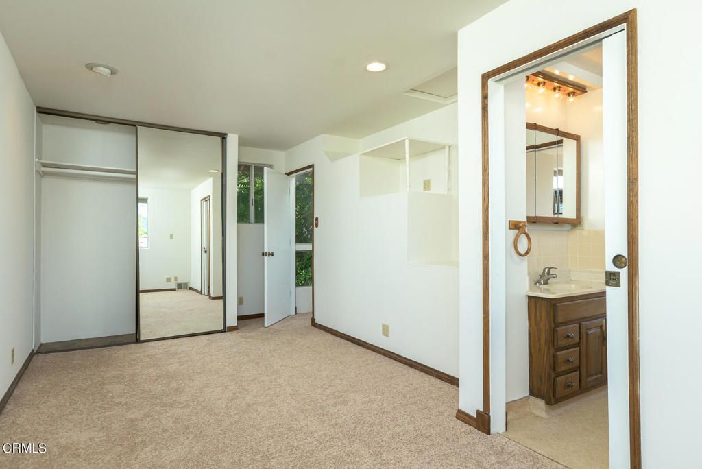 listing image 130728802341784962153