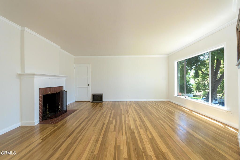 listing image 130722681684749114406
