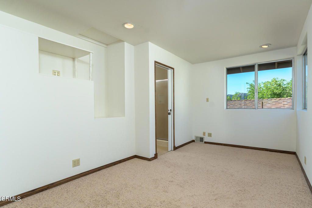 listing image 130726660366724543169