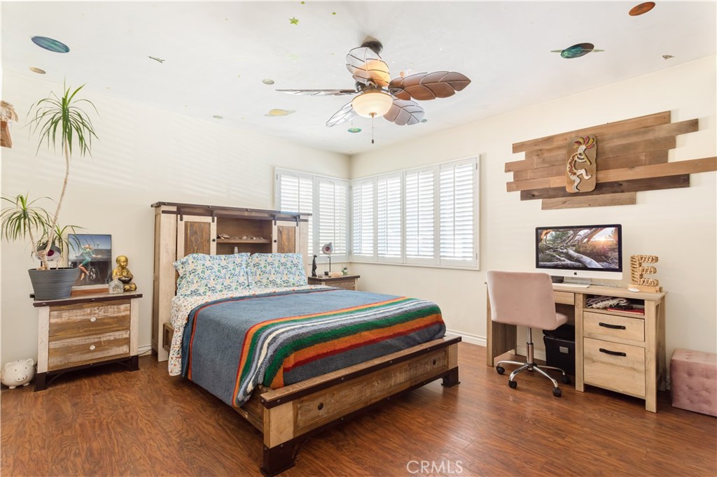 Photo 19 of 40 of 4559 Canoga Drive house