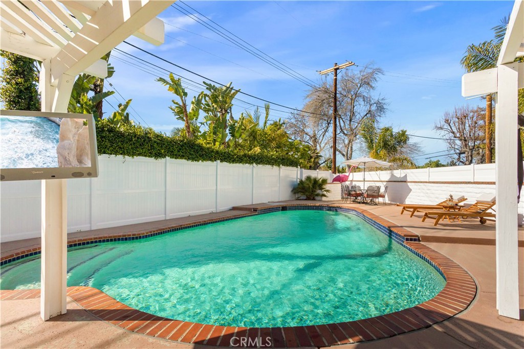 Photo 34 of 40 of 4559 Canoga Drive house