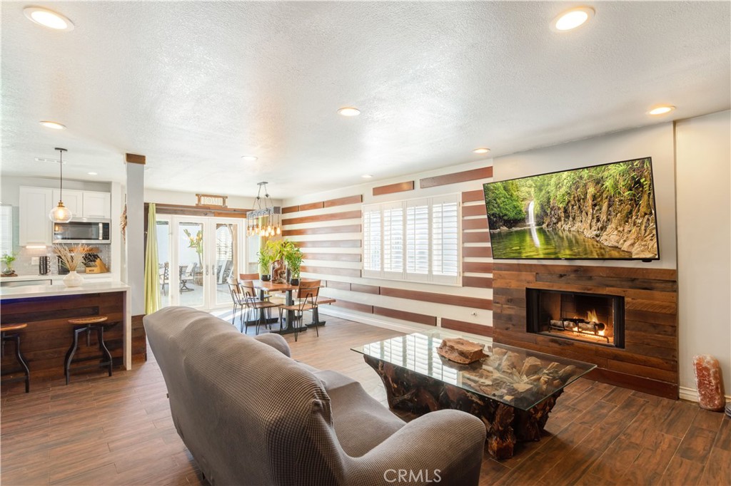 Photo 16 of 40 of 4559 Canoga Drive house