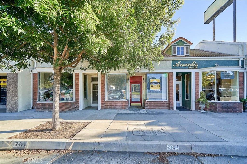 A 3 tenant retail building located on Huntington Dr. in San Marino. The middle unit was the San Marino Grill for decades. The two other tenants are on month to month leases with below market rents. This is an opportunity for an investor or a owner/user to buy a retail property in a great location. This is the first time it has been on the market in decades. There is a parking lot in the rear and plenty of street parking out. Please do not disturb the current tenants.