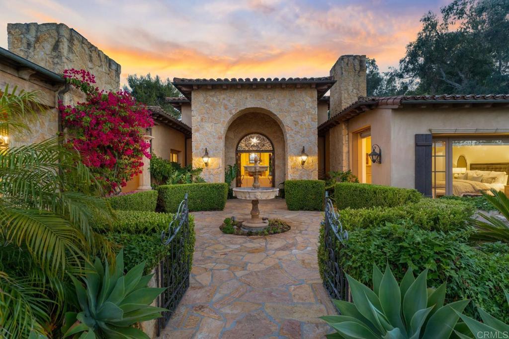 5423 Calzada del Bosque