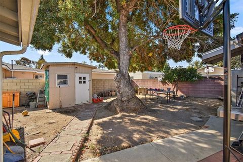 A home in El Monte