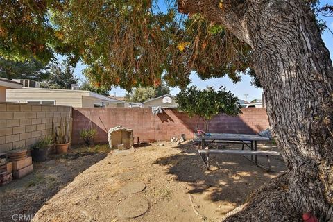 A home in El Monte