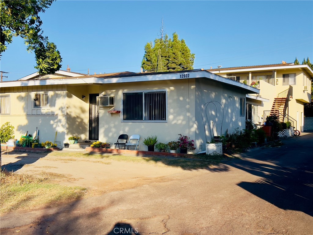 12922 Shackelford Ln