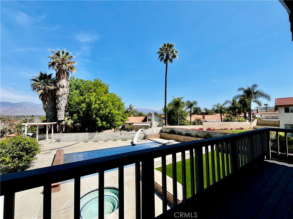 125 Terracina Boulevard