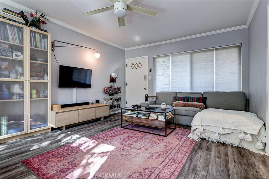 819 e 4th street 11