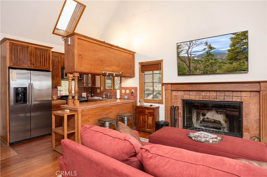 listing image 13072873110013317096