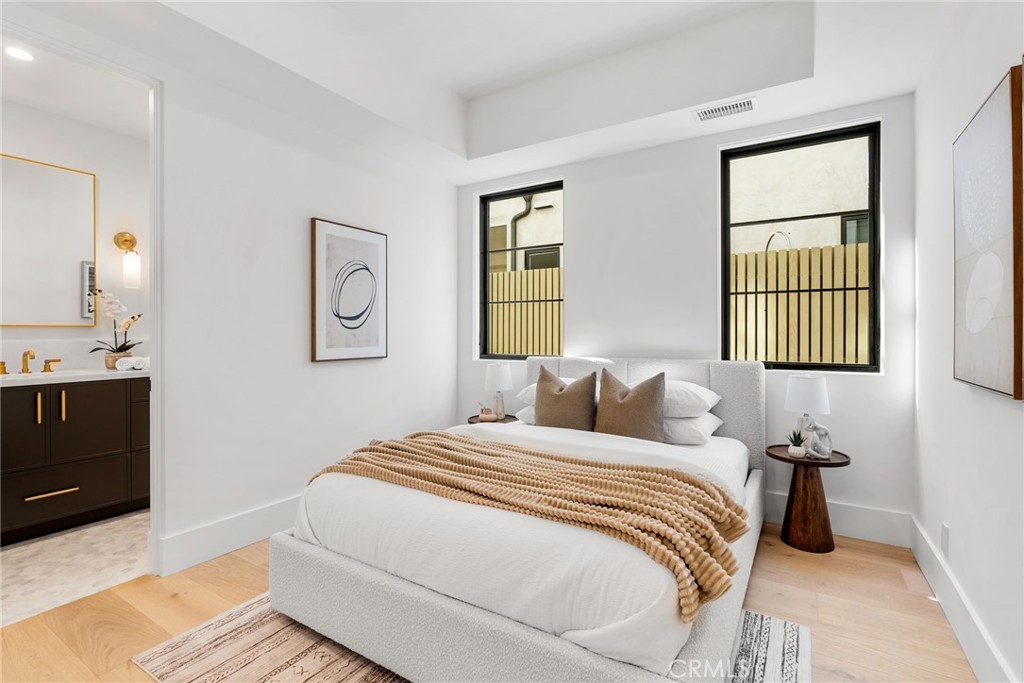 516 1/2 Acacia Avenue 1/2