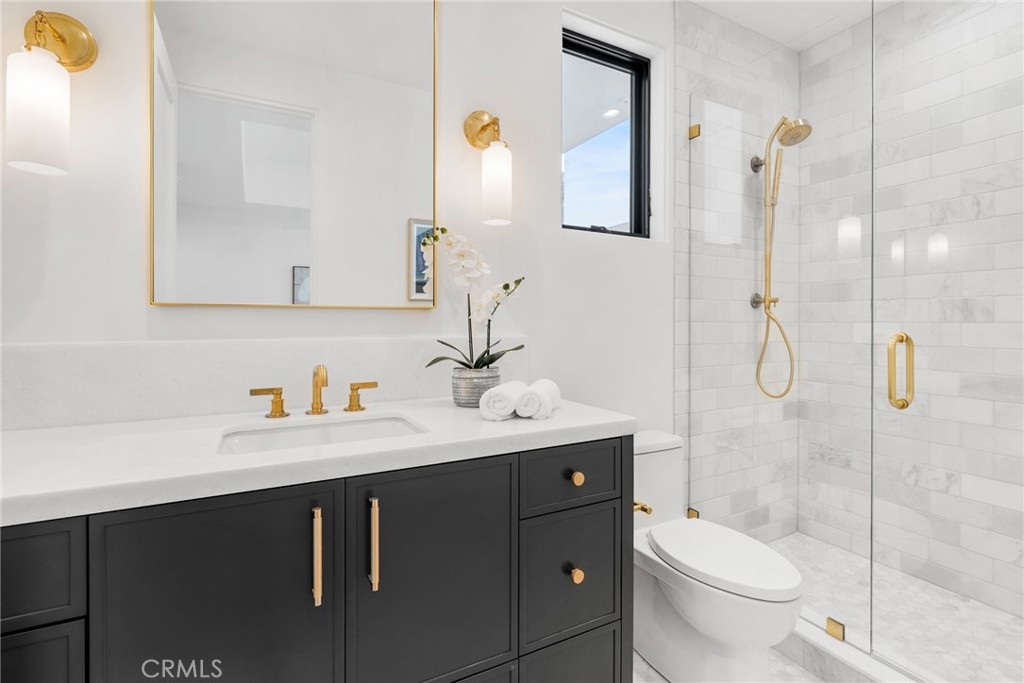 516 1/2 Acacia Avenue 1/2