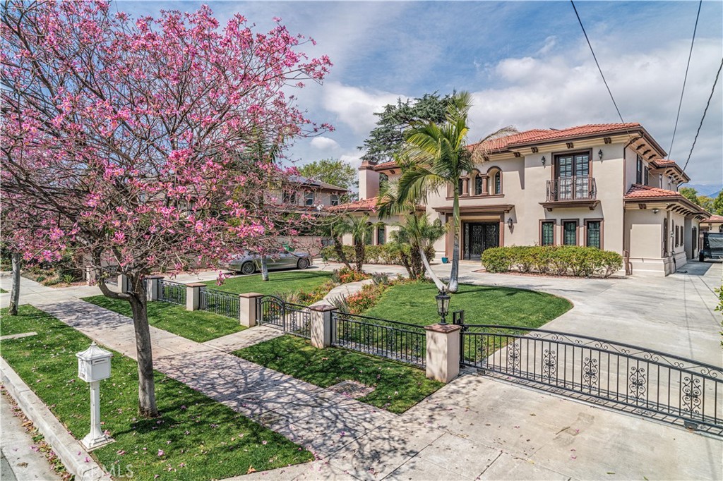 1025 El Sur Avenue