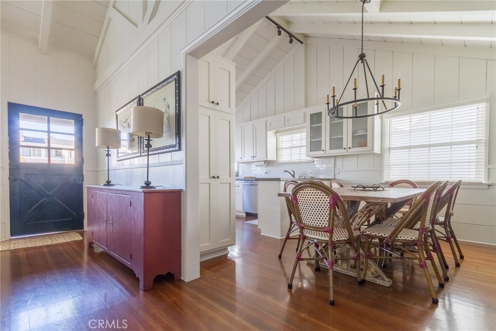 1905 E Balboa Boulevard