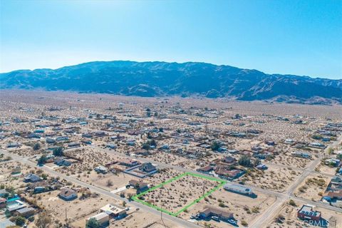 Photo of 127 Kellogg Avenue, 29 Palms, CA 92277 (MLS # JT25028804)