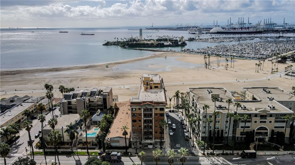 1030 E Ocean Boulevard 401