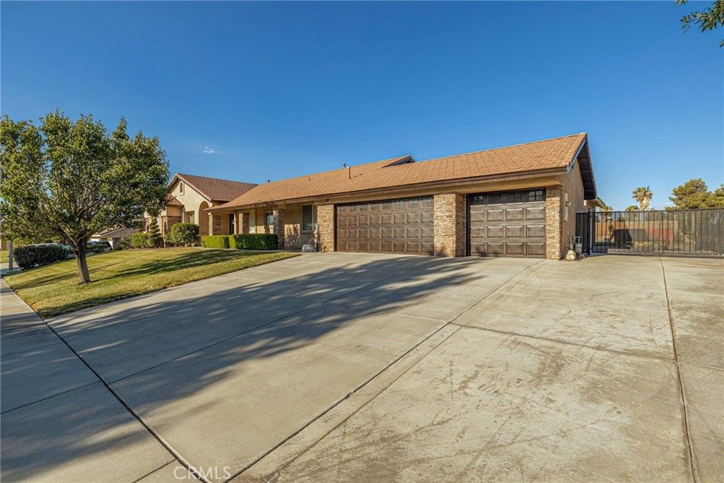 listing image 130728282588145844701