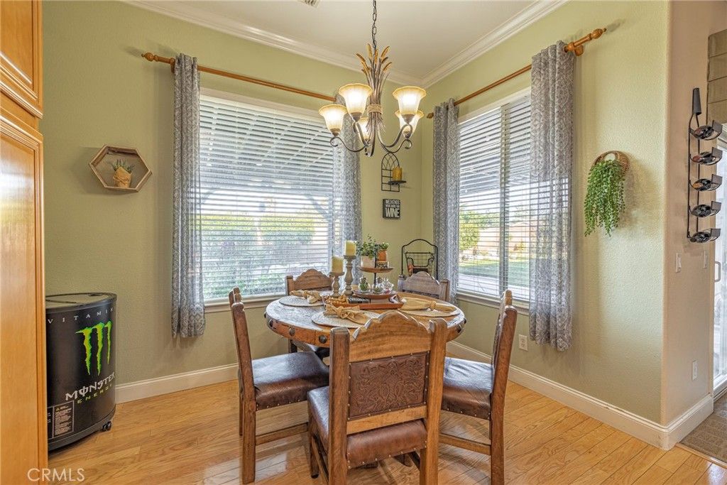 listing image 130722247902505214782