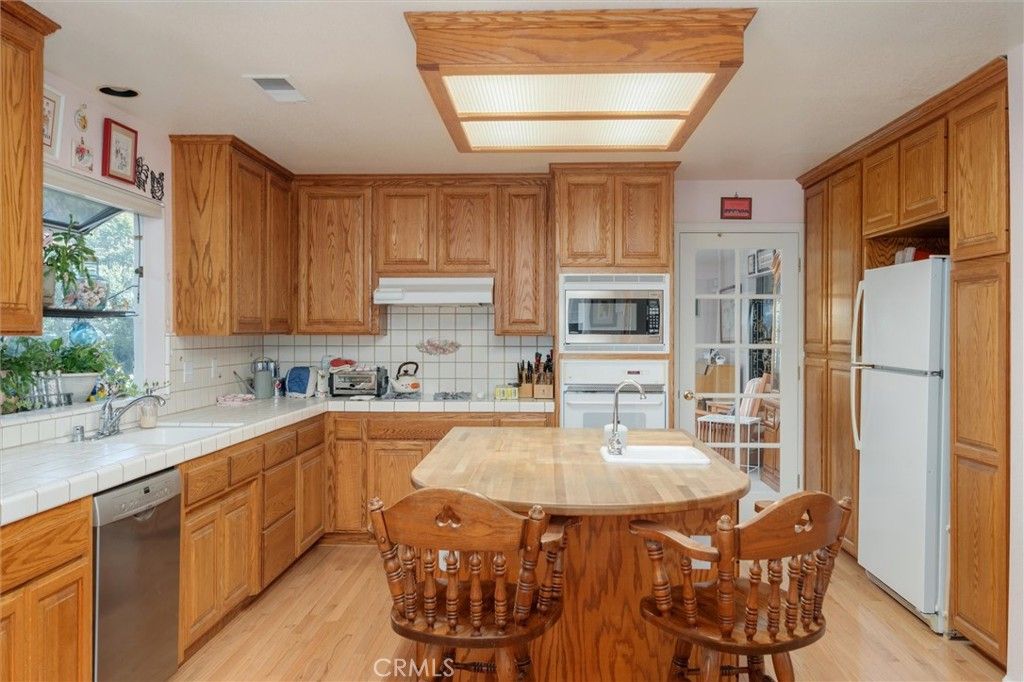 listing image 130720610432105946492