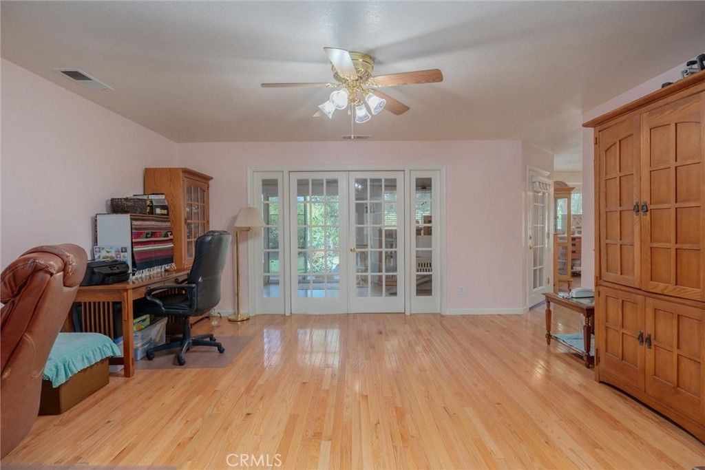 listing image 130729159004222114893