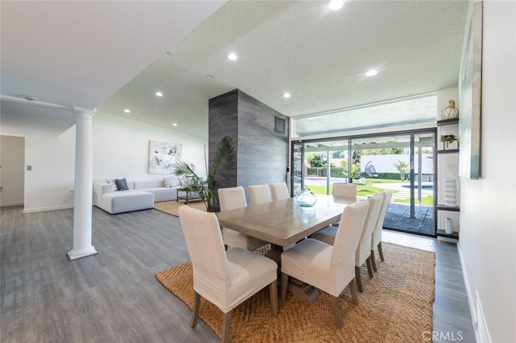 listing image 130723983745885682504