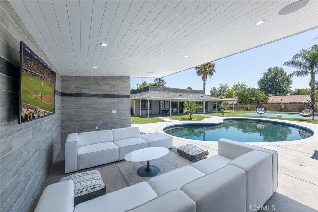 listing image 130729059603296889177