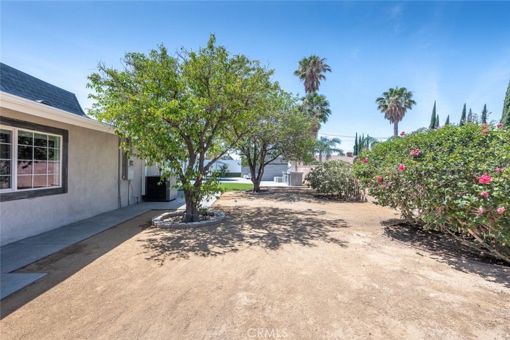 listing image 130724734691457339856