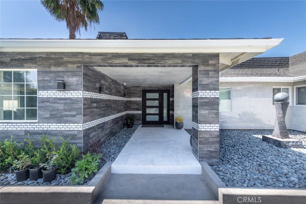 listing image 130720660864941153580