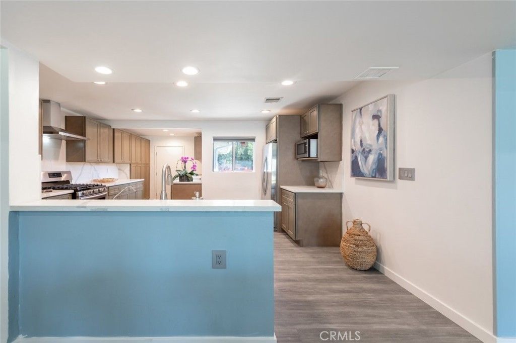 listing image 130724590442812088408