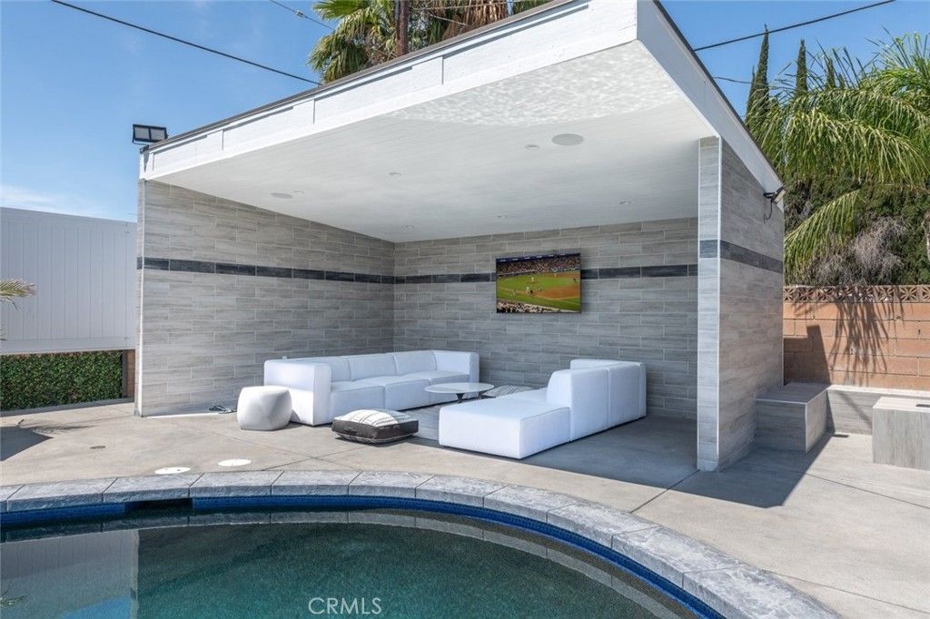 listing image 130727681366330350135