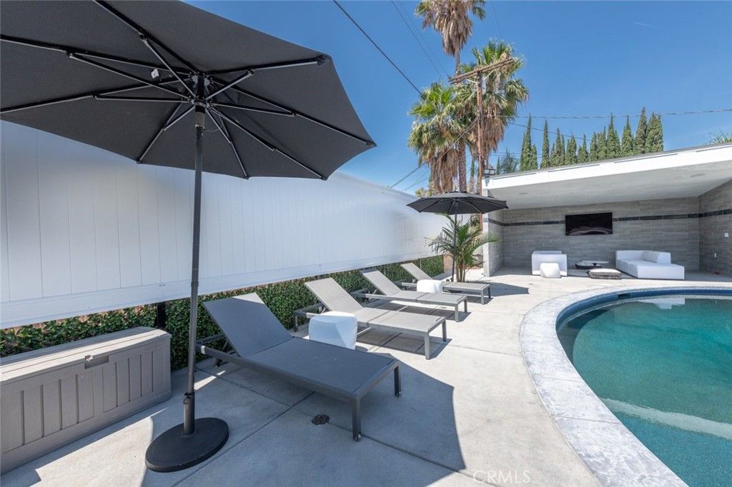 listing image 130723048536163243307
