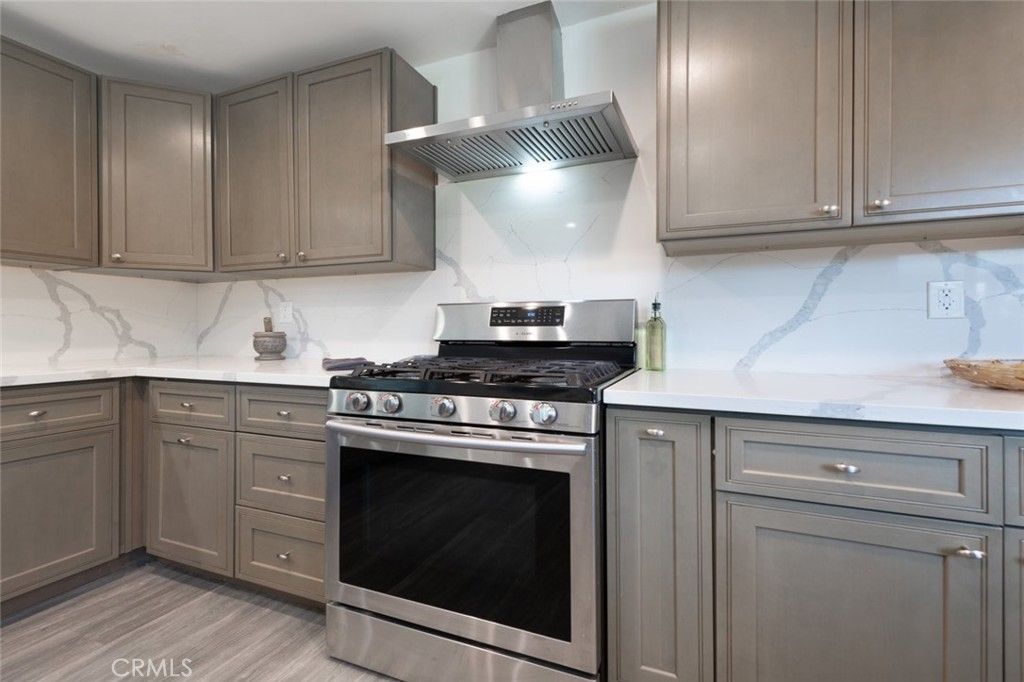 listing image 130721026234382043972
