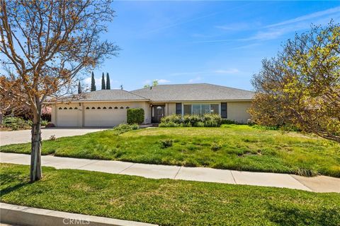 Photo of 620 E Sunset Drive N, Redlands, CA 92373 (MLS # IG25078952)