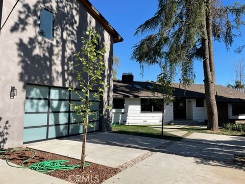 23528 collins Woodland Hills CA 91367