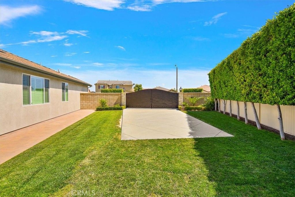 listing image 130724005105181568837