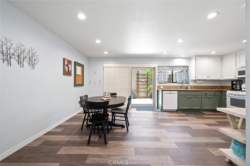 Photo 10 of 52 of 6805 Valley Circle Boulevard 16 townhome