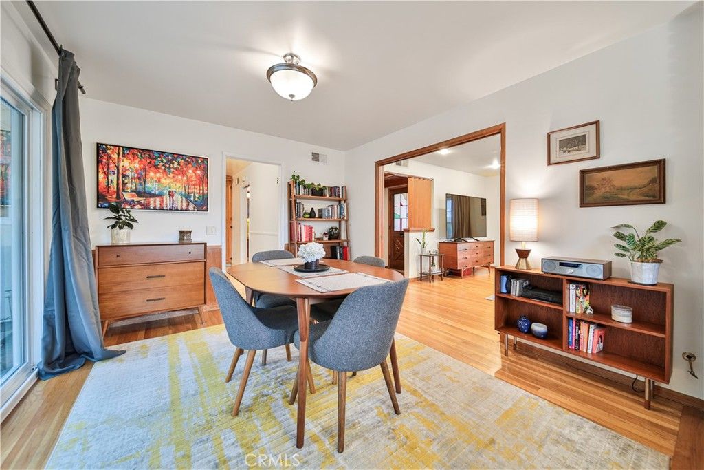 listing image 130725251150275041237