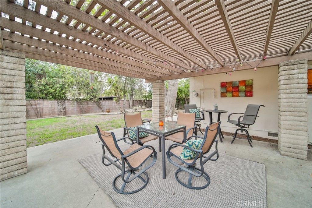 listing image 130725767292404736633