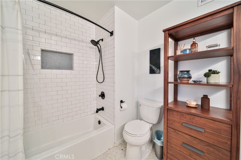 listing image 130727932047875213239