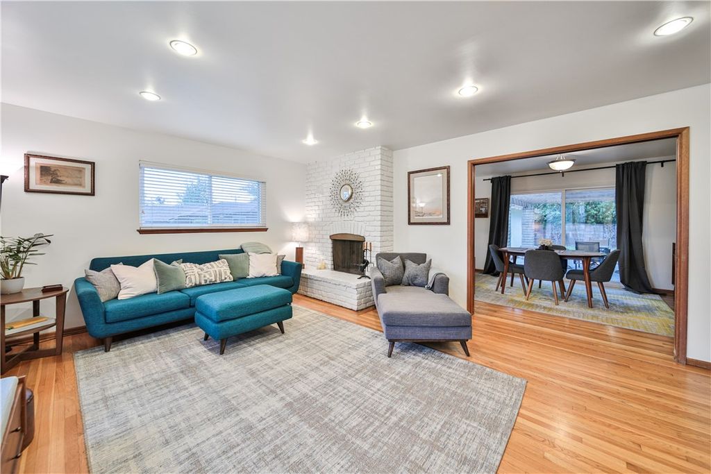 listing image 130720609820646999068