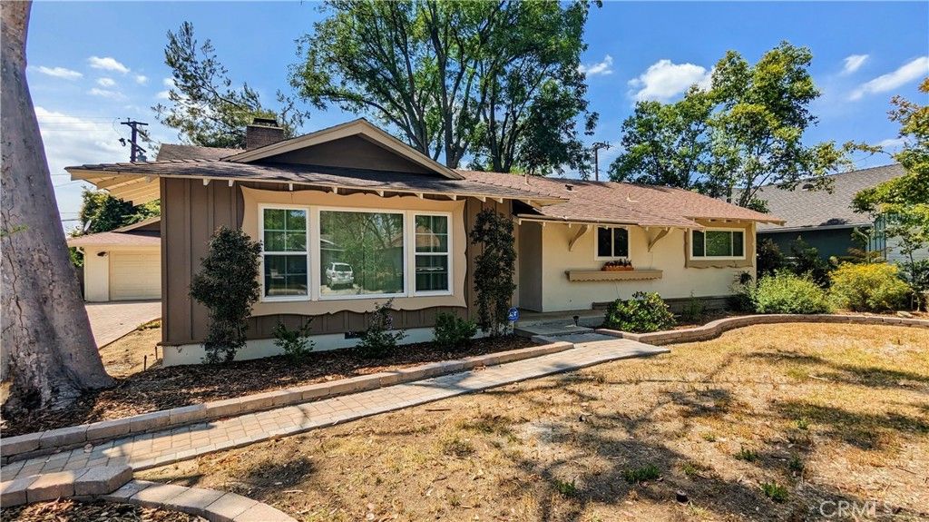 listing image 130722536969830150015