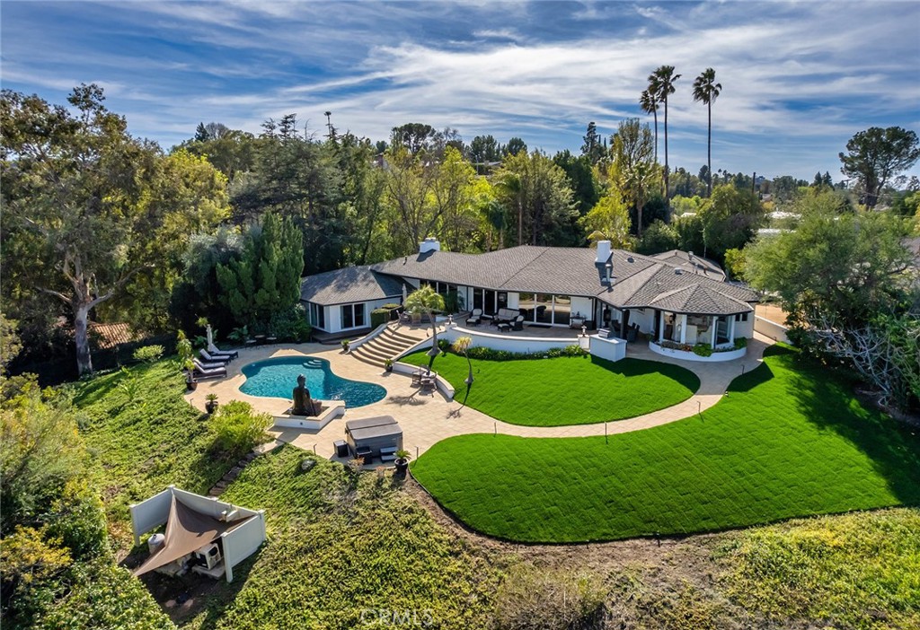 Properties 1 4854 Nomad Drive
