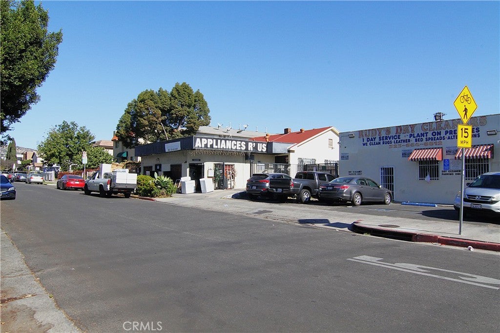 1108 N Kenmore Avenue