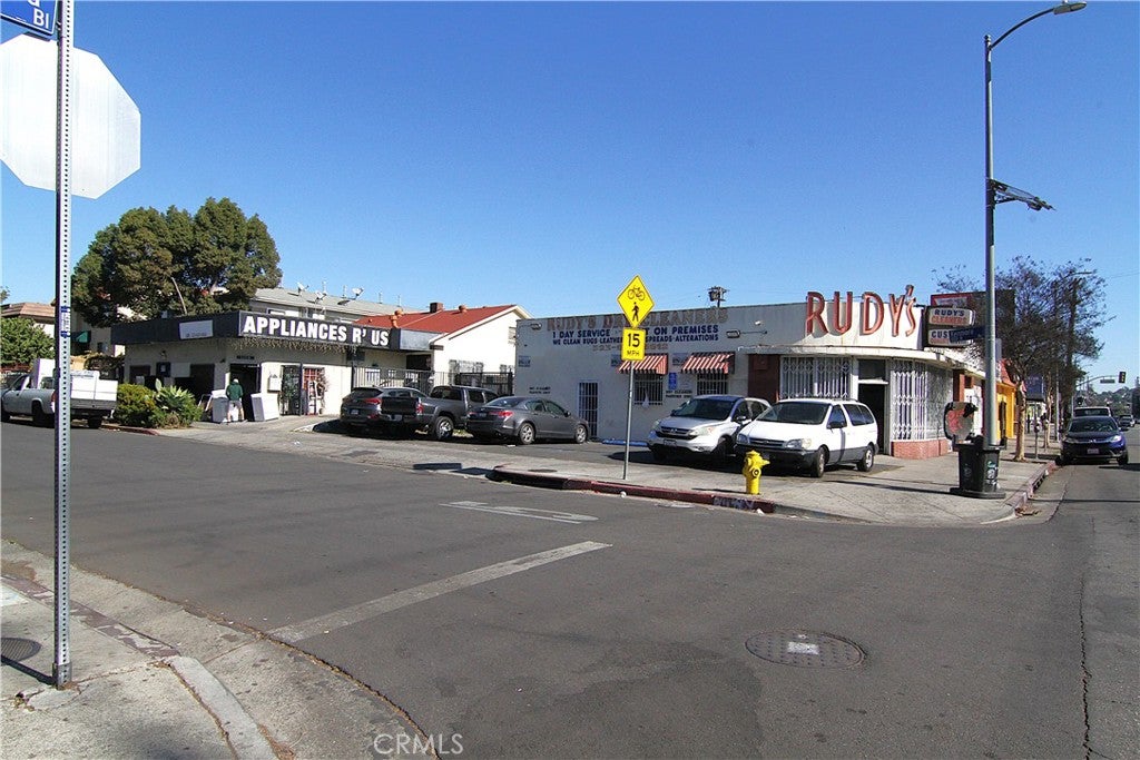 1108 N Kenmore Avenue