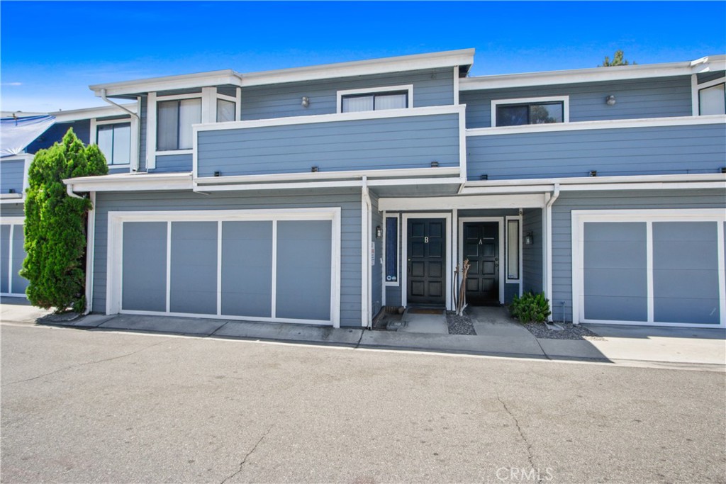 Photo 2 of 10 of 1260 E La Palma Avenue B condo