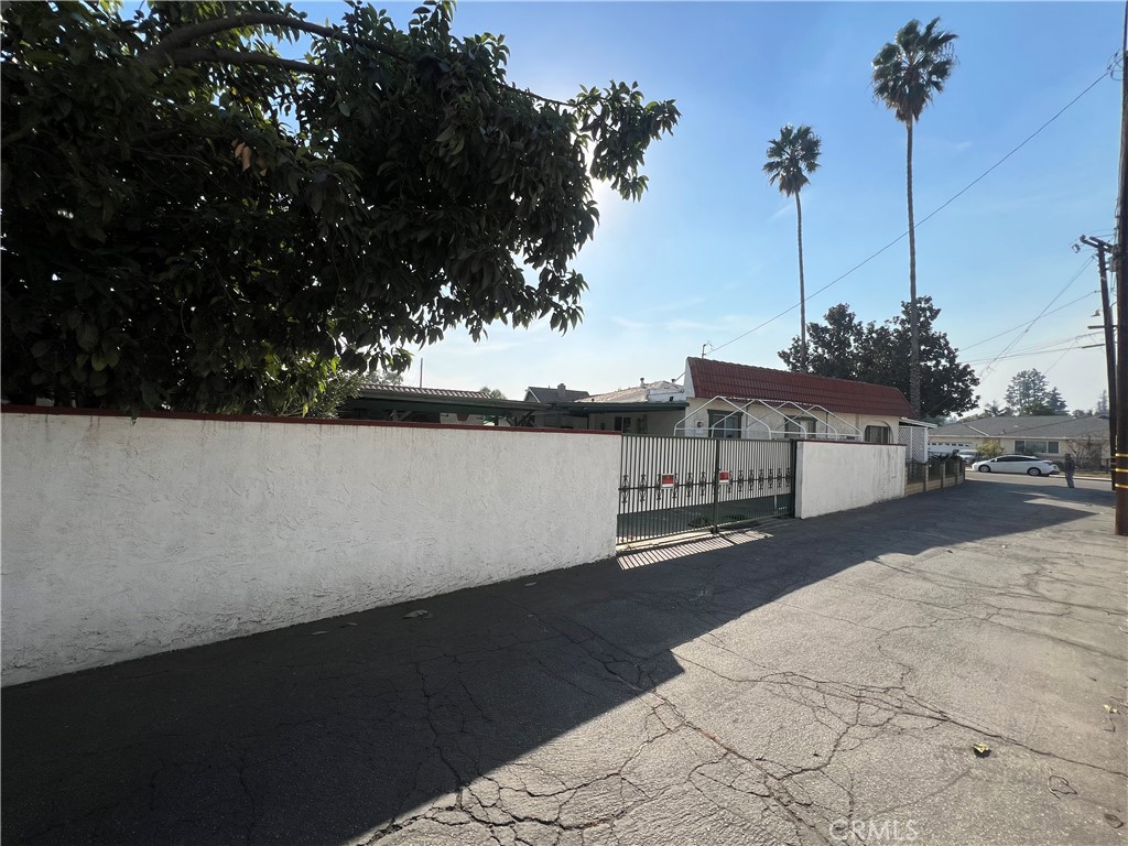4322 Arica Avenue