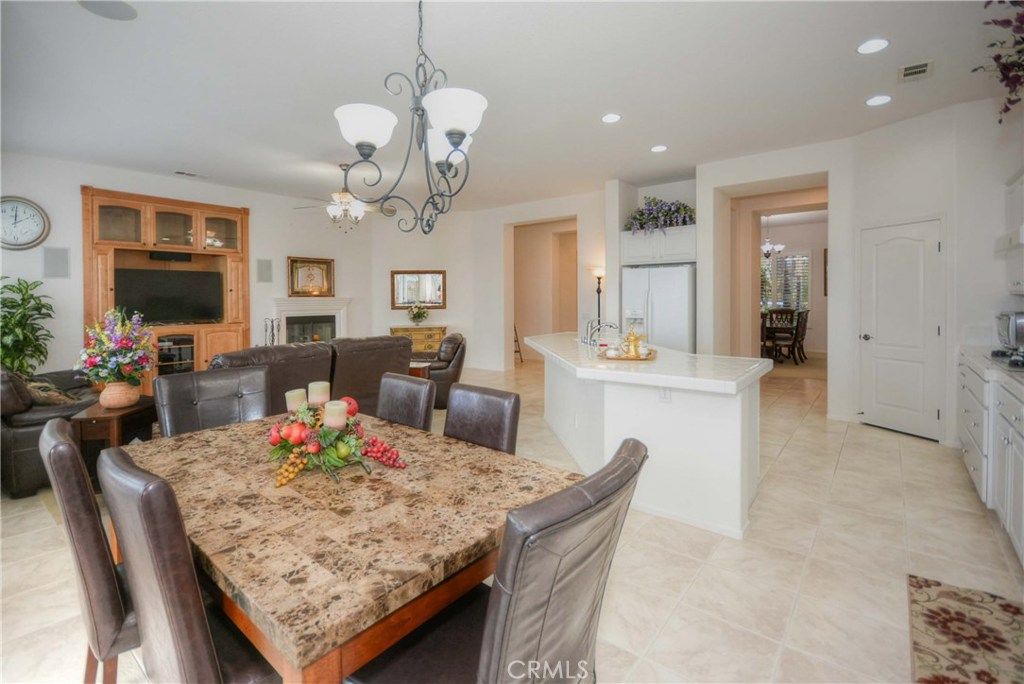 listing image 130729391934764314872
