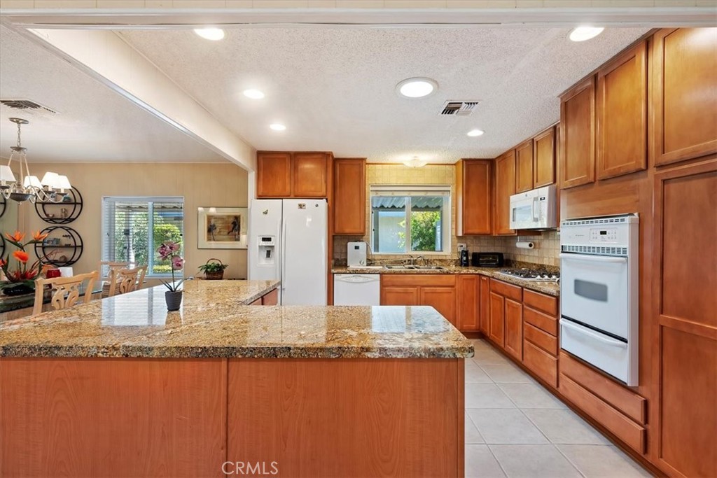 View Palm Desert, CA 92260 mobile home