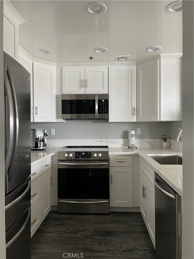 ,Harbor Place Towers - Residential Lease