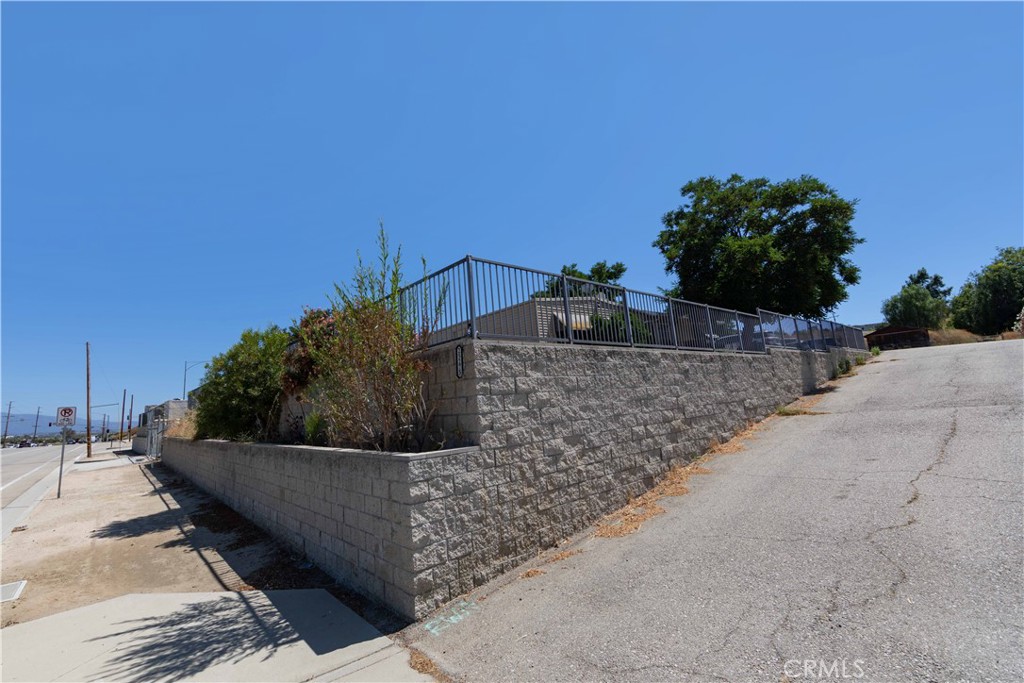 25275 Jefferson Avenue